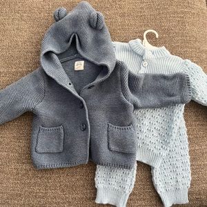 Gap baby bear sweater and brand new newborn set